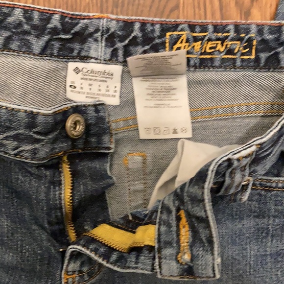 Columbia Straight Leg Jeans 4 - Picture 6 of 6